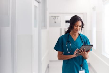 Healthcare working using tablet